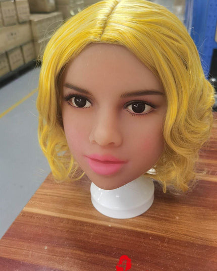 RW Doll Head No.71