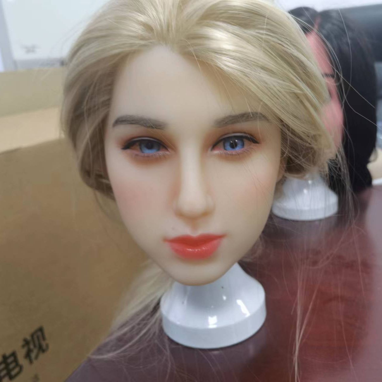 Doll Head Holder